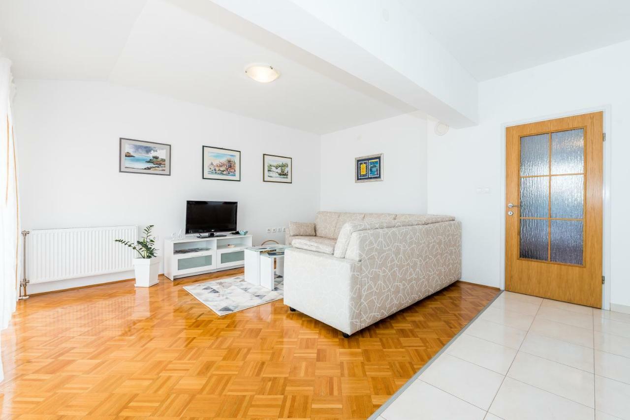 Apartment Anamarija With Sea View